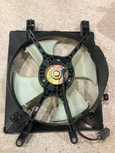 Hi, sellling a new condenser fan (smaller auxiliary fan) for 2001-2005 Honda Civic and Acura EL with...