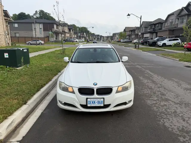 BMW 323i 2011 