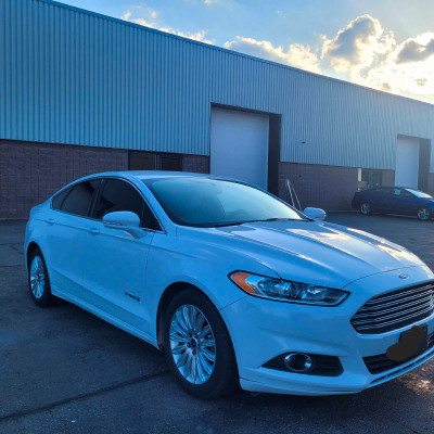2014 Ford Fusion Hybrid $8,999 or best offer