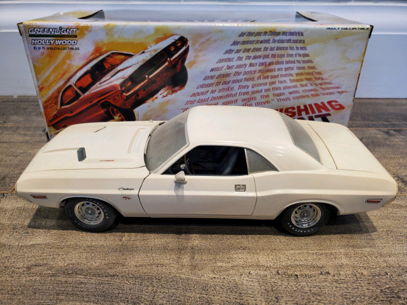 118 Diecast Greenlight Vanishing Point 1970 Dodge Challenger RT Arts