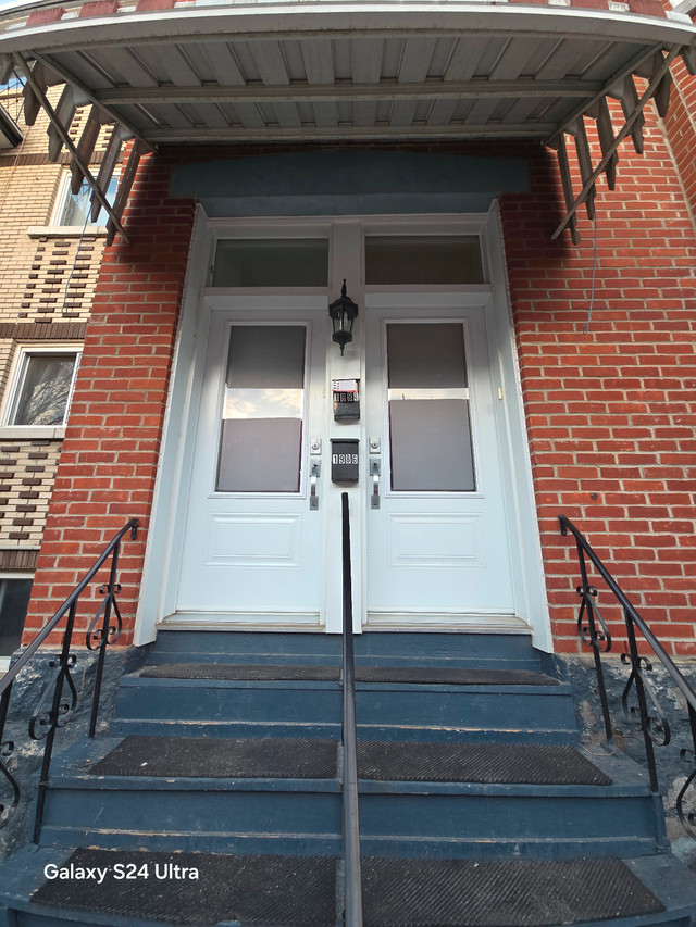Spacious Duplex Apartment in Pointe-Saint-Charles dans Locations longue durée  à Ville de Montréal - Image 2