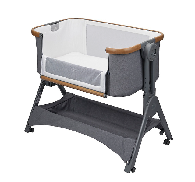 LN Travel Crib with waterproof sheets! in Cribs in City of Toronto - Image 2