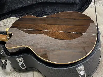 Paul Reed Smith lovers here there top of the line SE PRS A60E Cobalt Blue acoustic/electric guitar....