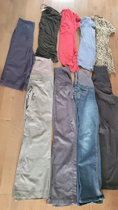Vêtements maternité small/xmall, THYME, 4 hauts, 3 pantalons, 1, View more