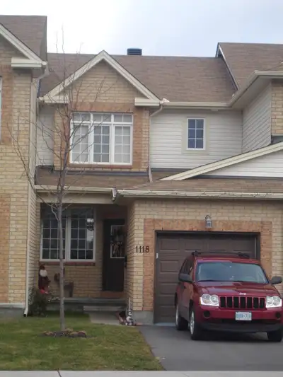 1900 sqft Beautiful, Bright and Spacious two-story 3 bedrooms 2.5 bathroom townhome at BriarBrook (S...