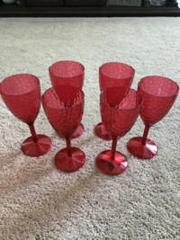 New Set of 6 plastic wine glasses