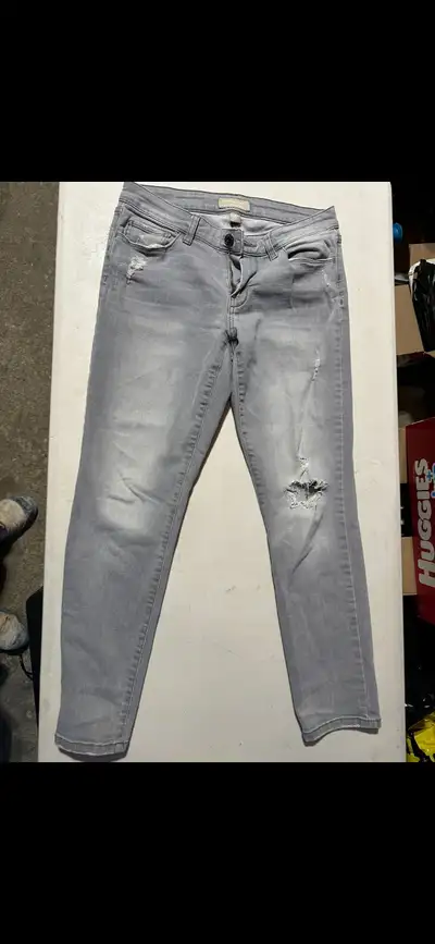 Banana Republic Women’s Size 28/6 Jeans, View more