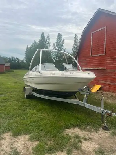 2001 MAXUM 1800 SR ski boat. Factory wake tower. Includes brand new battery put in July 2025. Seats...