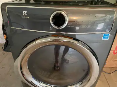 Electrolux luxcare top the line gas dryer good condition