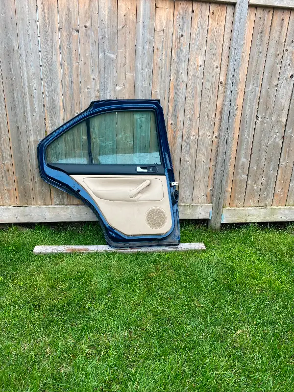 VW Jetta Door in Auto Body Parts in City of Toronto - Image 3