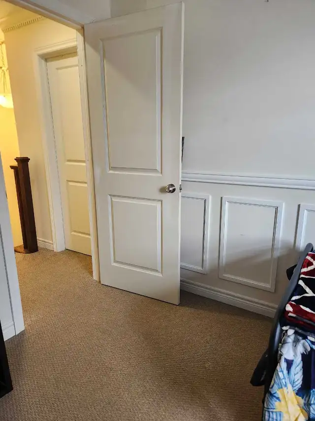 Upstairs Shared room available females in Room Rentals & Roommates in Peterborough - Image 3