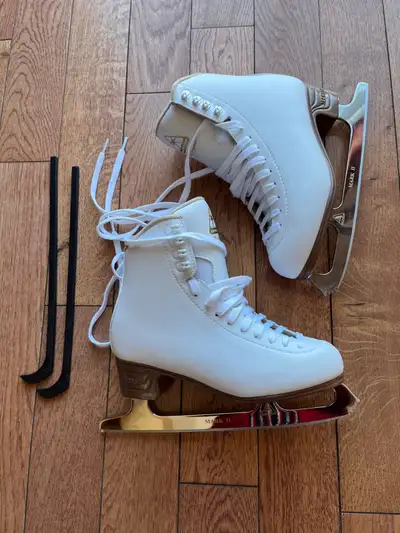 Lady's Skates size 6 1/2, View more