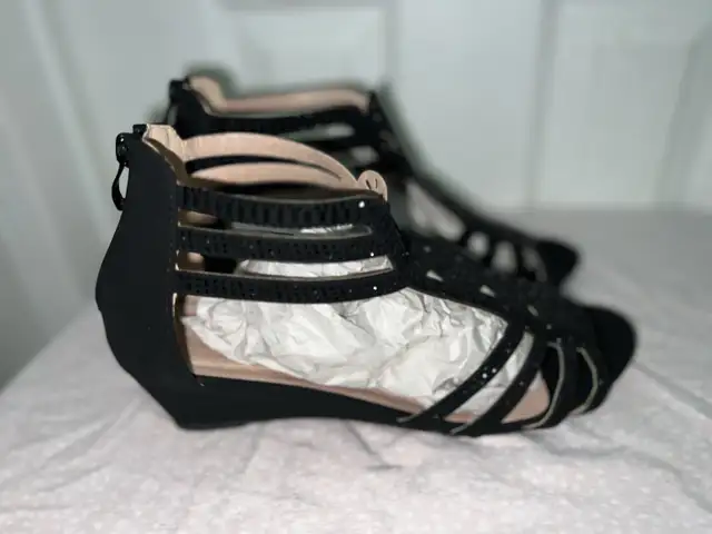 Women sandals  in Other in City of Toronto - Image 4