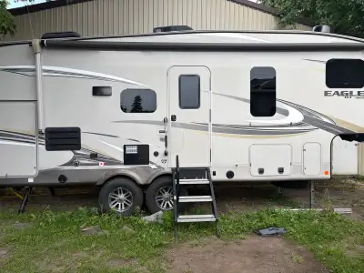 *open to negotiations* Bought this year, come to realize won’t work for me. 29 foot Jayco Eagle fift...