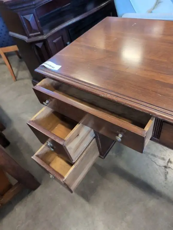 ANTIQUE VANITY DESK62863734202754121