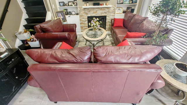 Burgundy / dark red sofa set.  Must go, 350 obo in Couches & Futons in Oakville / Halton Region - Image 3