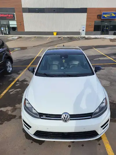 AWD. 2.0L turbocharged engine. 292 hp and 280 lb-ft of torque 6-speed DSG dual-clutch automatic tran...