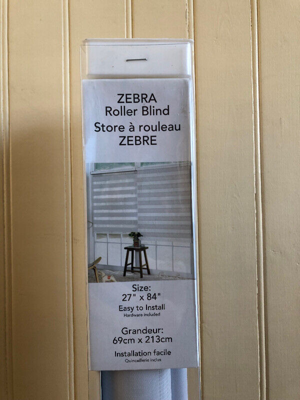 White Zebra roller blind 27” x 84” unopened box dans Habillage de fenêtres  à Ville de Montréal - Image 2