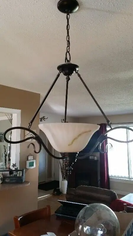 Dining Room Chandelier in Indoor Lighting & Fans in Belleville - Image 2