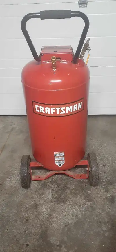 Excellent condition craftsman 25 gallon air compressor tank air in and air out valves.