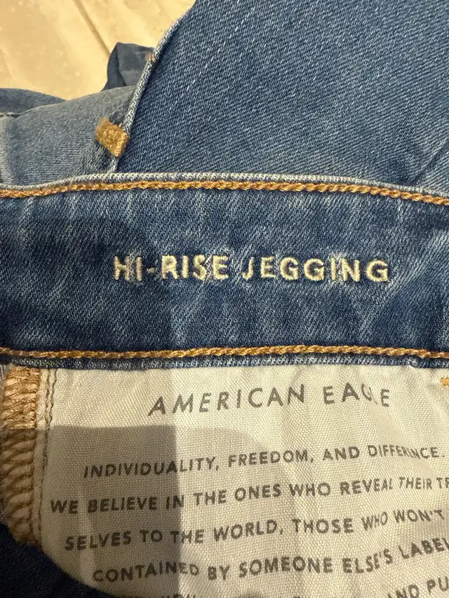 size 10 short jegging  in Women's - Bottoms in London - Image 6