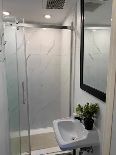 STUDIO À LOUER/ ESPACE COMMUN-Douche partager _GREENFIELD PARK/SAINT-LAMBERT 710$/ mois Bail jusqu'a...