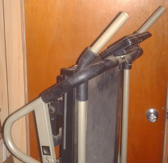 Space Mate Gold - CORDLESS Treadmill in Health & Special Needs in Charlottetown - Image 6
