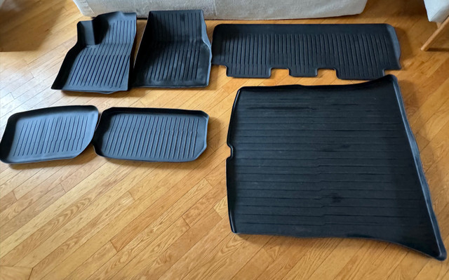Tesla Model Y Weather Floor Liners - Full OEM set incl trunk  in Other Parts & Accessories in Hamilton - Image 2