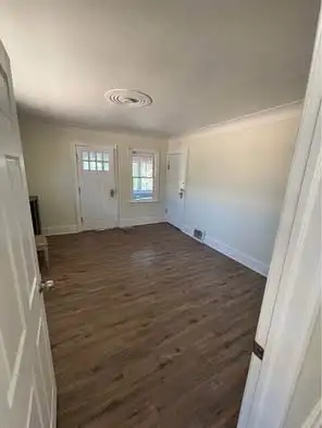 3 Bedroom House with Garage, Washer, Dryer, Central AC, Microwave, Refrigerator. Rent: $1600 + Utili...