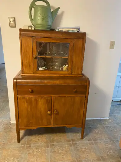 Vaisselier Antique, View more