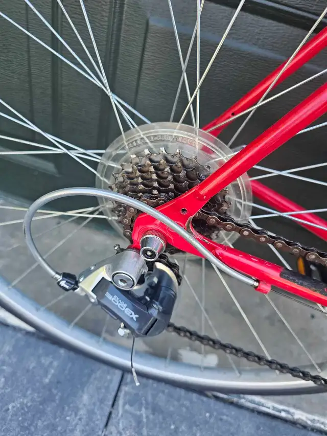 Giant Perigee Road Bike in Road in Barrie - Image 8
