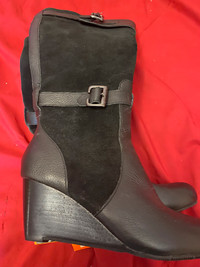 Woman winter boots. Size 7. 1/2 