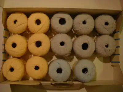 14 balles de laine 80% coton et 20% lin (neuves) 5$/un., View more