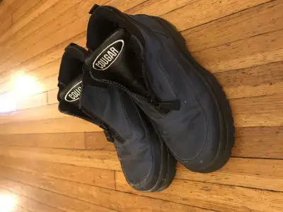 Cougar waterproof rain boots. Size 4, View more