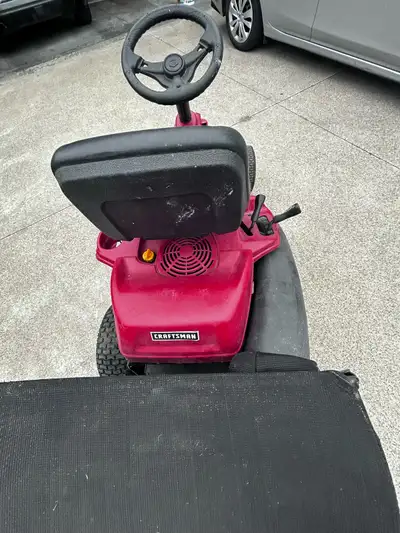 Craftman R1000 Riding Lawnmower , View more