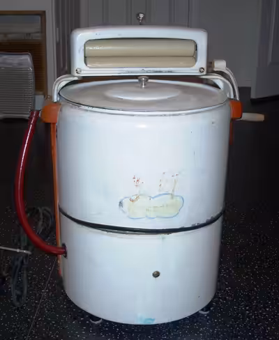 VINTAGE CHILDS PLAY WASHING MACHINE. GABY TOY WRINGER WASHER FOR LITTLE GIRLS. MADE IN CANADA BY THE...