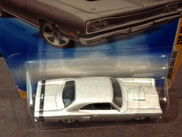 HOT WHEELS 2008 FIRST EDITIONS 69 DODGE CORONET SUPER BEE in Arts & Collectibles in Winnipeg - Image 3