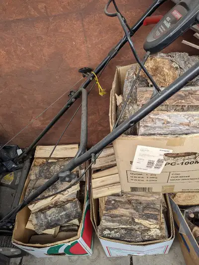 Good dried up 3 boxes of firewood, View more