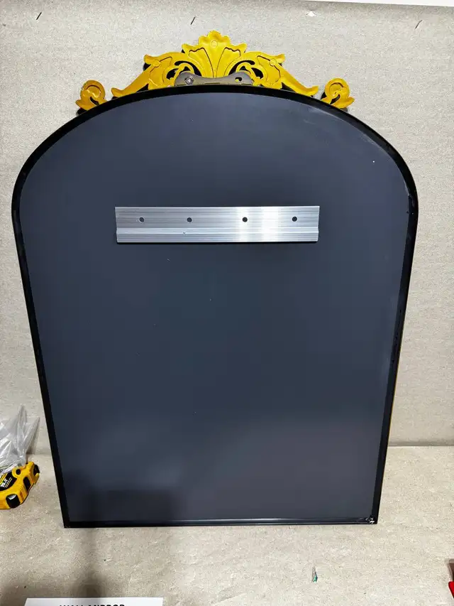 Vintage Style Wall Mirror – Decorative Frame – Brand New  in Home Décor & Accents in Kitchener / Waterloo - Image 5