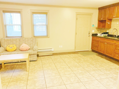 Bright, Fully Furnished Private Room – Close to Lougheed & Lincoln SkyTrain | SFU/Coquitlam College...