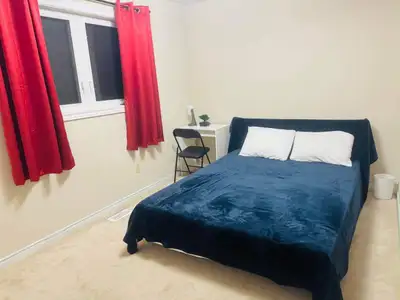 Cozy private room for students or professional. A reasonably quiet and clean international student o...