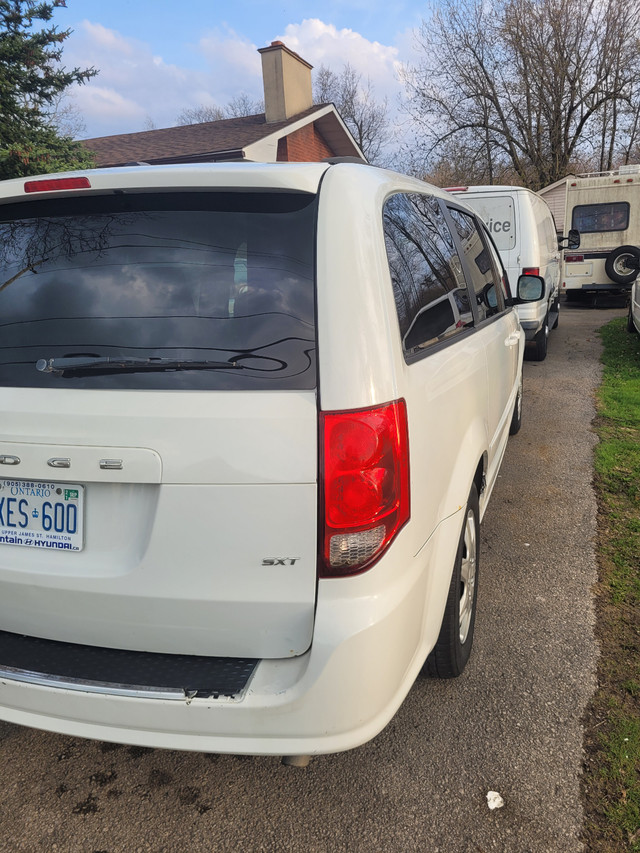 2014 Dodge Grand Caravan for sale in Cars & Trucks in Hamilton - Image 3