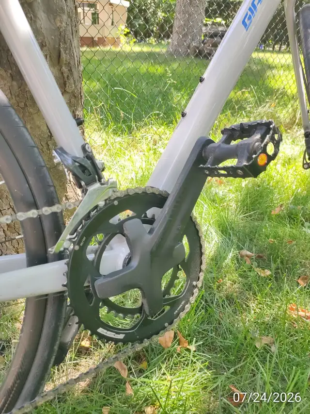 Giant Fastroad M2 bike for sale in Road in Markham / York Region - Image 6