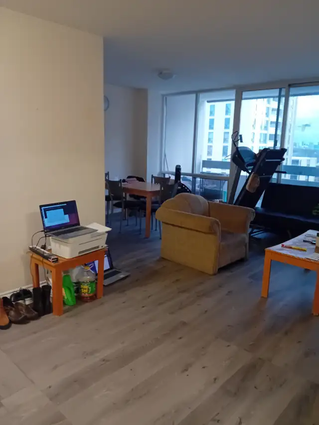 Close to Subway Downtown/UFT/York Uni ( Female Occ/Pref)