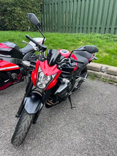 Moto condition impeccable, conduit que 3 fois en 2023 et en remisage pour 2024. 650 CC 10 966km Batt...