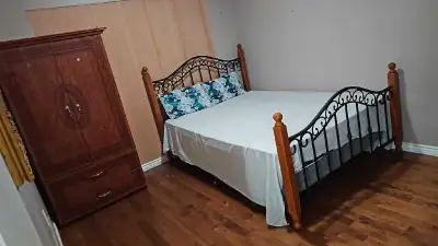 Good clean house room Close to all shoppers world Terminal Dr's Groceries Mall