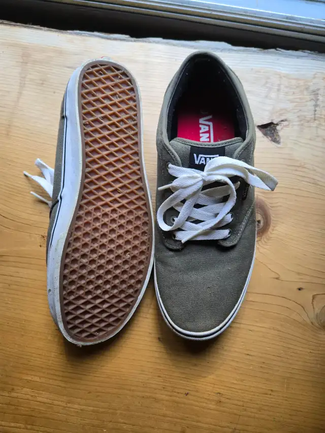 Vans Size 12 in Men's Shoes in Nanaimo - Image 2