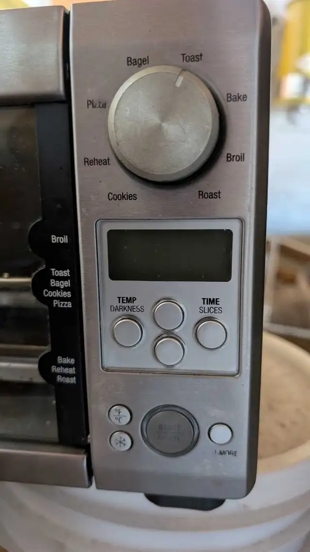 Breville Mini Smart Oven in Toasters & Toaster Ovens in Markham / York Region - Image 4