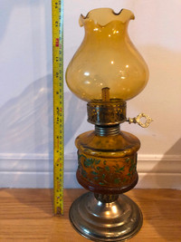 Ancienne lampe à huile en verre artisanale