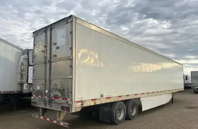 Carrier X4 7300 Refrigeration Unit, 32715 Total Hours, Air Ride Suspension, Side Skirts, Ducted Floo...